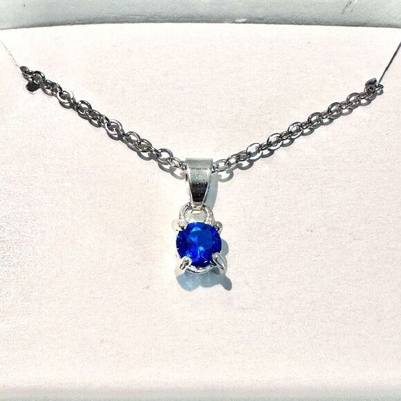 NWT Effy Deep Blue Crystal Stone Pendant Silver-Tone Chain Necklace - Picture 1 of 1